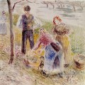 cosechando patatas Camille Pissarro